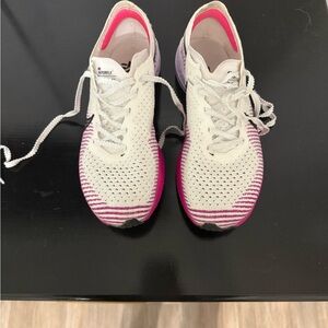 Women's Nike vaporfly size 6